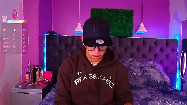 RyanPricee live sex cam