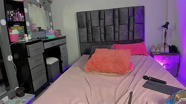 Esmeraldaa-'s cam snapshot