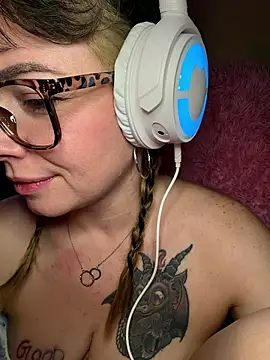 MarlaFknSinger's cam snapshot