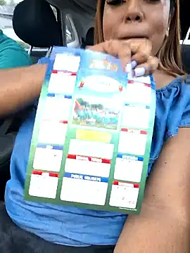 Wet-Spicy_indian_Mum's cam snapshot