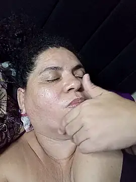 Ravena2290 live sex cam