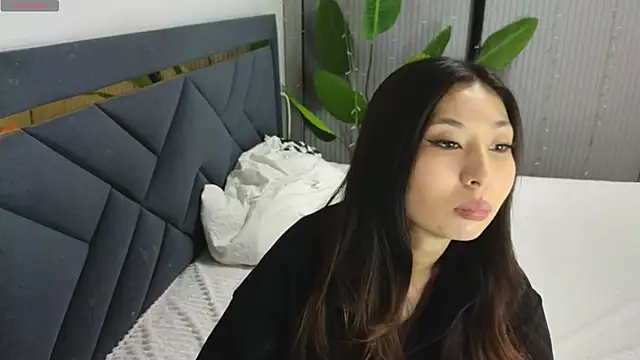 TrishaRey live sex cam