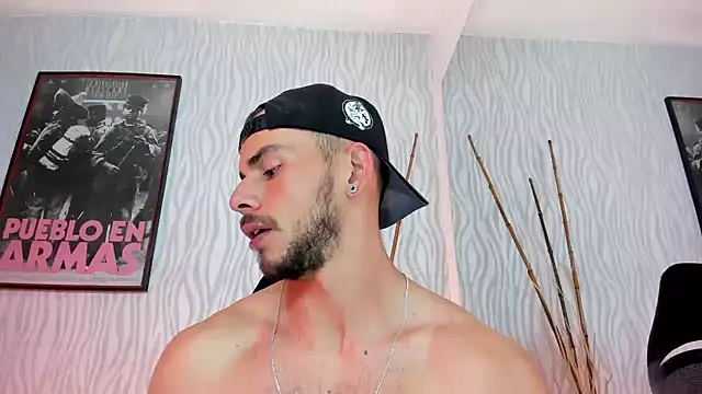 dylan_jacobx's cam snapshot