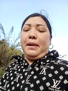 sary-hot2x's cam snapshot