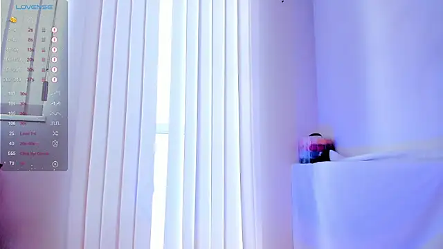 DebbieWoood's cam snapshot