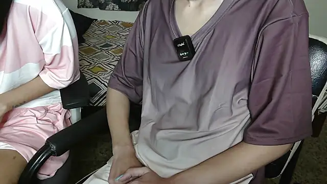 NaughtyThrouple007 live sex cam