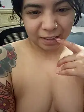 kimmiakiss22 live sex cam