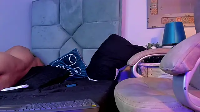 Mr_Strike live sex cam