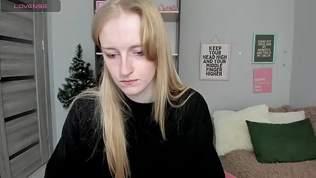 Cinnabonnn_'s cam snapshot