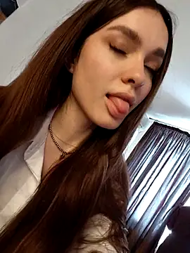 MayaGlow live sex cam