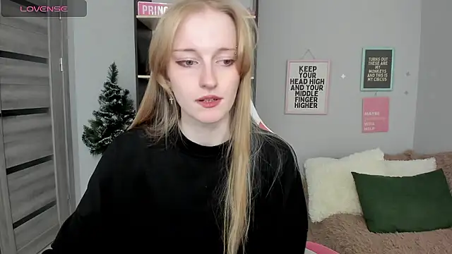 Cinnabonnn_'s cam snapshot