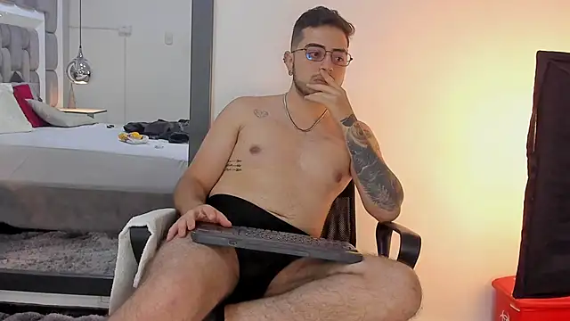 Ethan_Greys's cam snapshot