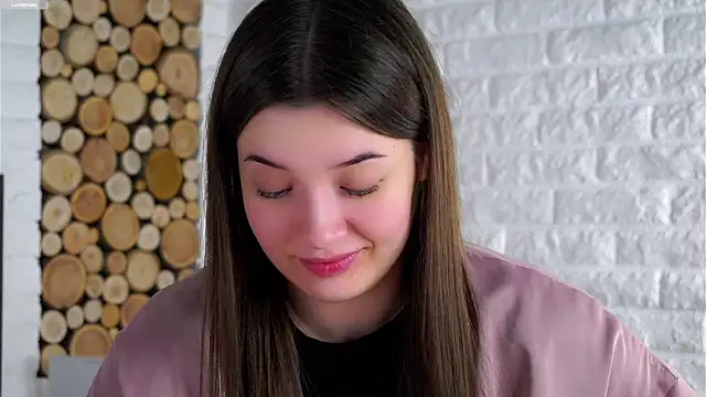 LowOncoming live sex cam