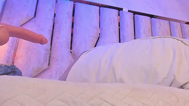 Caroline_palmerr's cam snapshot