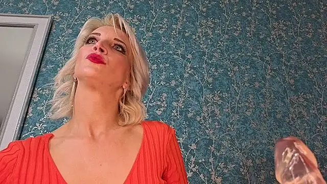 SereneXX live sex cam