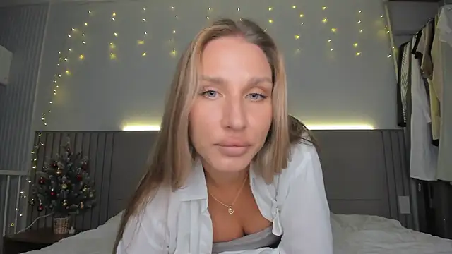 SofiClimbing live sex cam