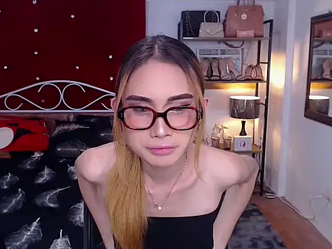 MeatyhorsecockMistress live sex cam