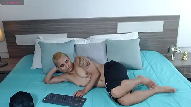 Liiamthompson live sex cam