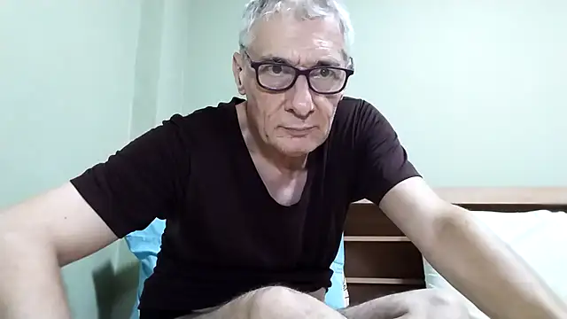 BIGUNCUTHARDCOCK live sex cam