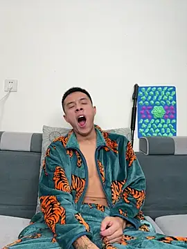 TOYOTA-01 live sex cam