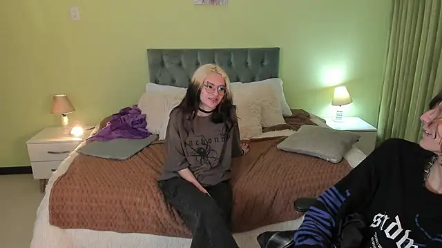 Eros_Nyx_'s cam snapshot