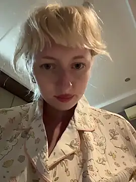 RonnieKiss live sex cam