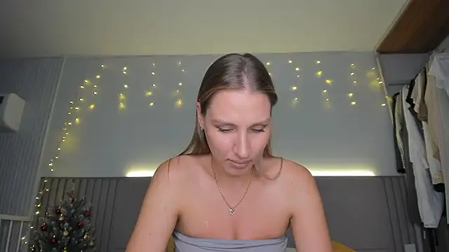 SofiClimbing live sex cam