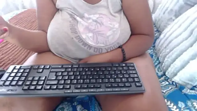 BUBBLYBUNNYxx live sex cam