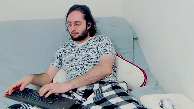 eren_jaeger2000's cam snapshot