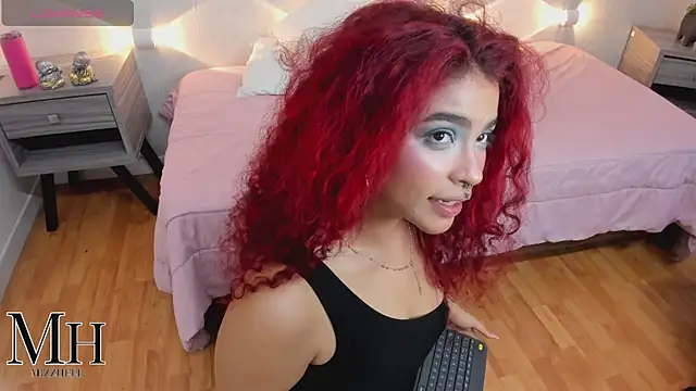 MizzHell live sex cam