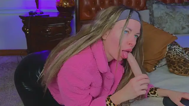 Real_Tini's cam snapshot