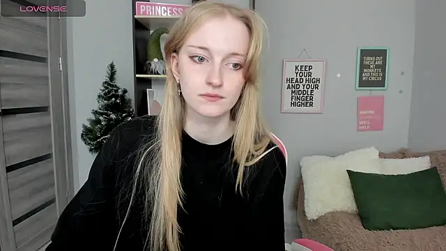 Cinnabonnn_'s cam snapshot