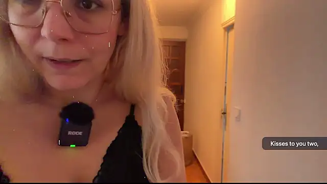 EmyLana live sex cam