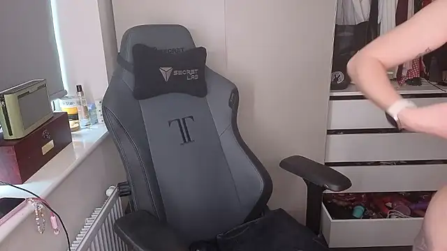 Lilly-Luscious's cam snapshot