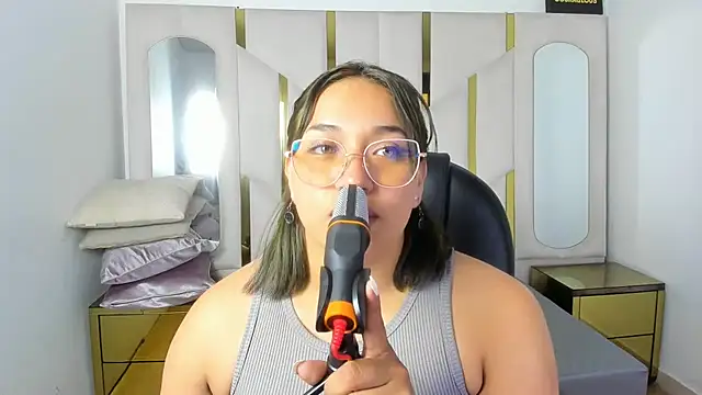 IsabellRodriguez18 live sex cam