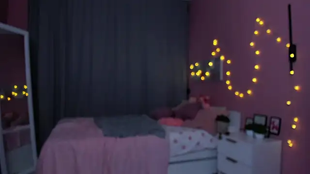 Adria_Arjona's cam snapshot