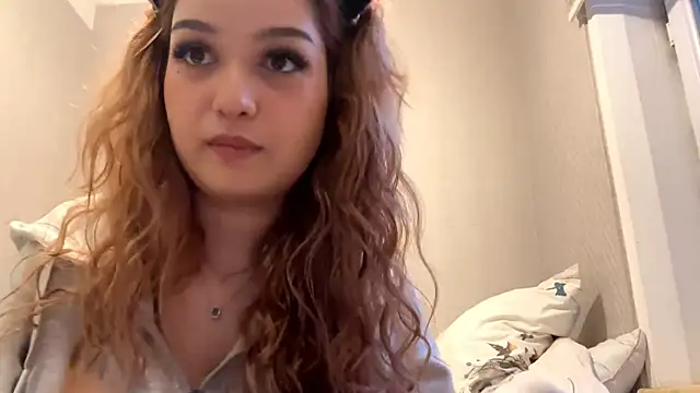 SaraHayley's cam snapshot