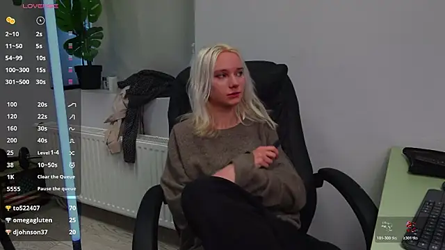 Laura_Chaplin live sex cam