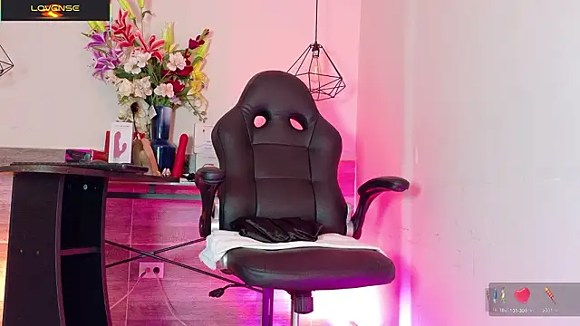 Scarlettt_Ass live sex cam