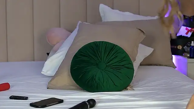 EvellineClaire live sex cam