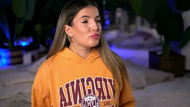 KellyMathews live sex cam