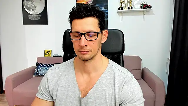 BrutusK08 live sex cam