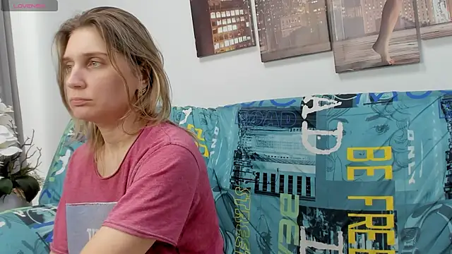 Tenderly_Sophie's cam snapshot