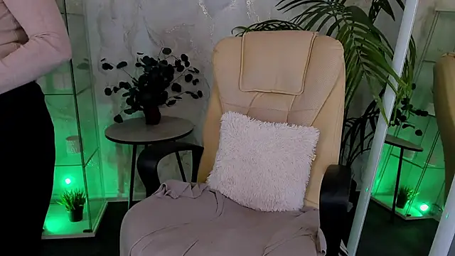 Lika_0ne live sex cam