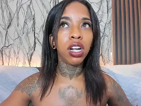 Pauline_Fox's cam snapshot