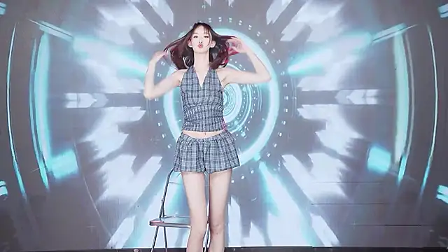 XOXO_2026's cam snapshot