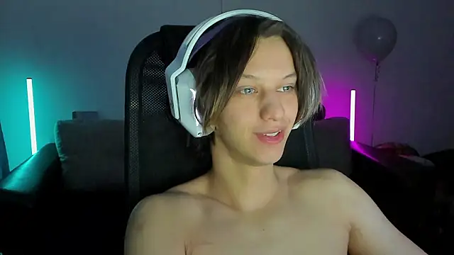 Ostin_meow live sex cam