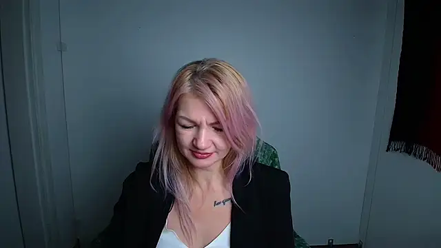 Madonna_Fire's cam snapshot