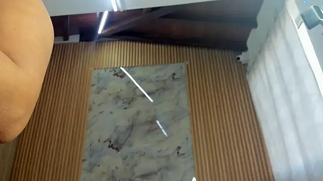 Any_topless live sex cam