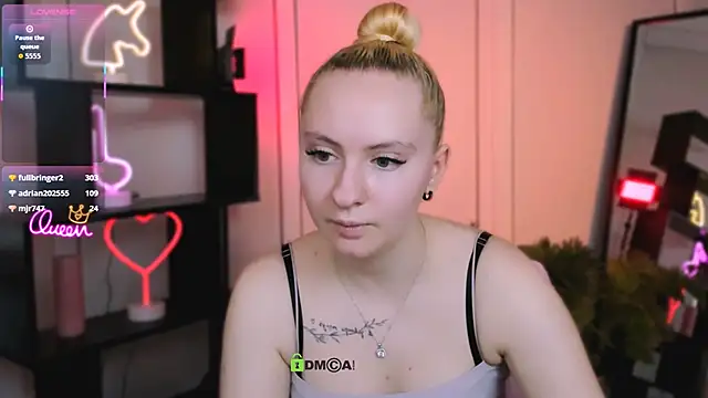 mila_glow1 live sex cam